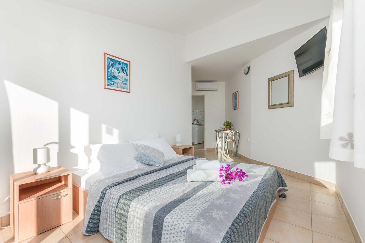Apartmani Neno Lokva Rogoznica Bagian luar foto