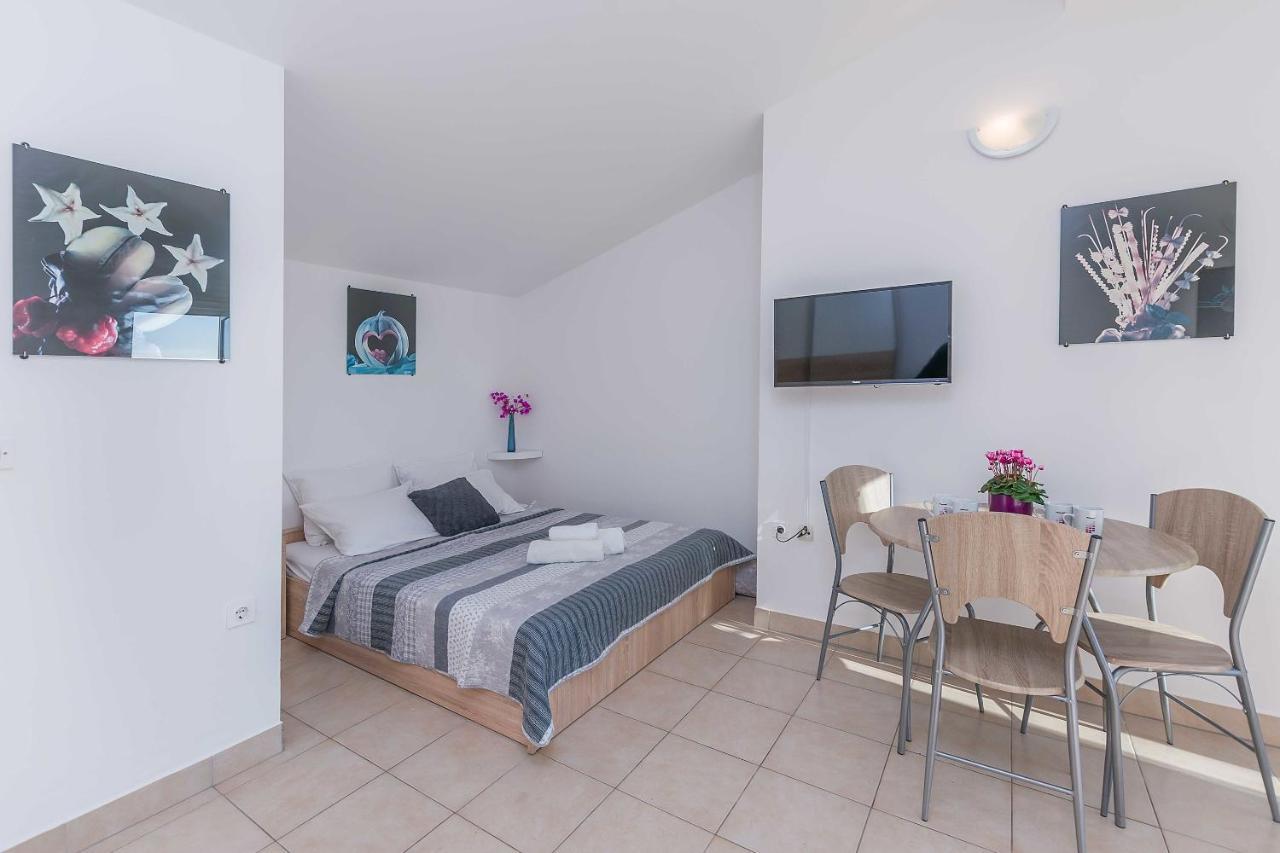 Apartmani Neno Lokva Rogoznica Bagian luar foto