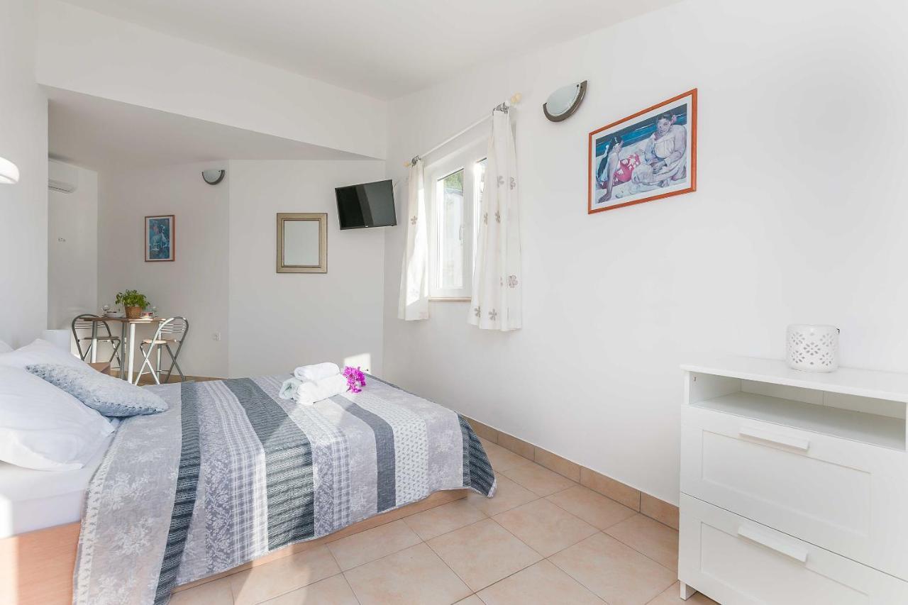 Apartmani Neno Lokva Rogoznica Bagian luar foto